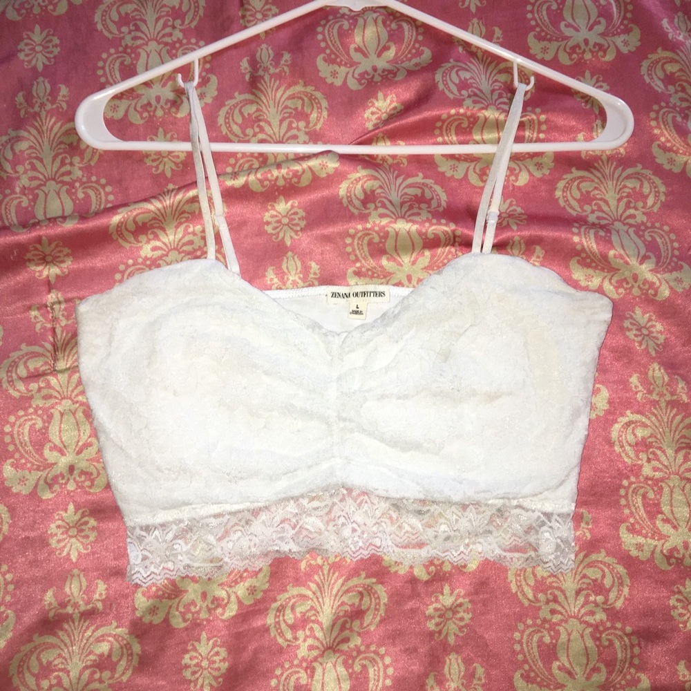 Zenana Outfitters spaghetti strap crop top